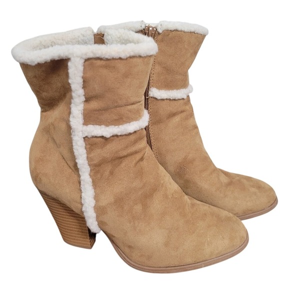 Shoe Dazzle Shoes - Tan Booties Fall Shoe Dazzle Faux Suede Ankle Boots Size 9 EUC
